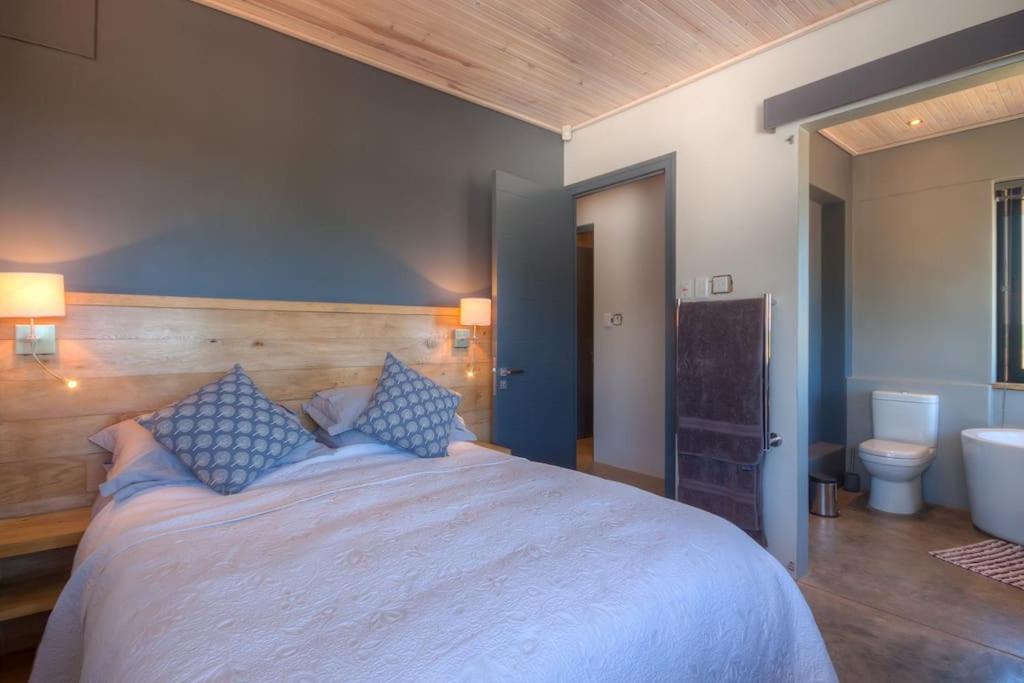Umthi Lodge, Wildlife, Pool, Power Inverter Villa Kenton on Sea